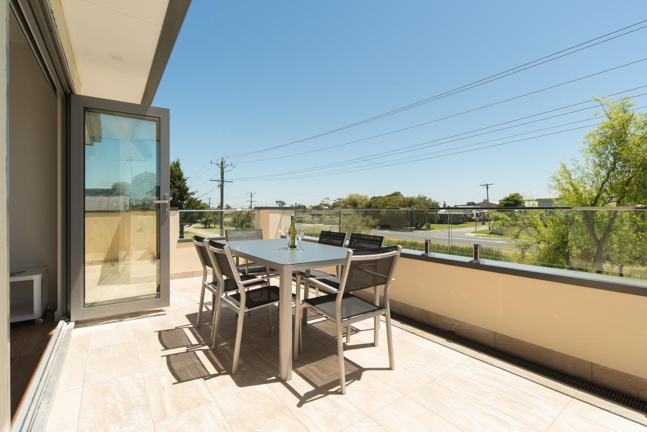Rosewater Townhouses Dromana Bagian luar foto